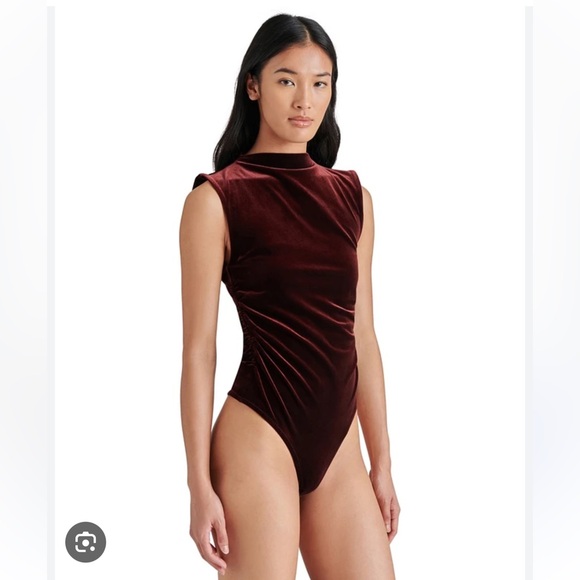 Steve Madden Esen Burgundy Wine Stretch Velvet Mock Neck Tank Bodysuit NWT - Picture 3 of 9